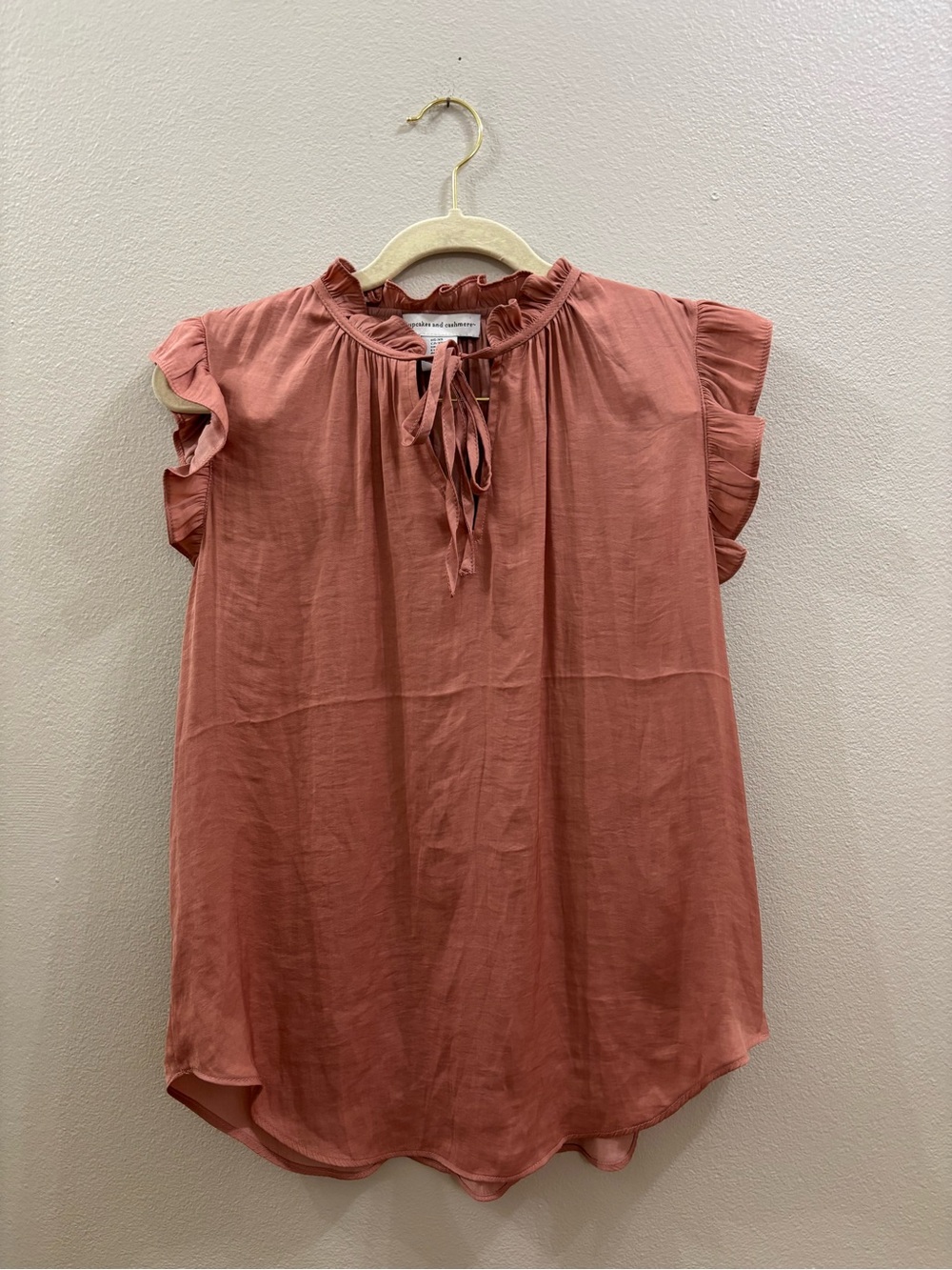 cupcakes & cashmere Tie-Neck Ruffle Cap-Sleeve Top in Dusty Rose